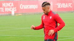Mariano Díaz entrena en la ciudad deportiva de Sevilla