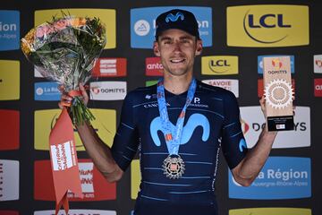 Carlos Verona, en el podio tras su victoria en la séptima etapa