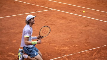 Chile's Nicolas Jarry reacts after winning against Bulgaria's Grigor Dimitrov during their final match at the ATP 250 Geneva Open tennis tournament in Geneva on May 27, 2023. (Photo by FABRICE COFFRINI / AFP)