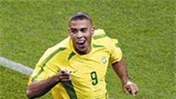 <b>HACE HISTORIA</b>. Ronaldo se acerca a los mitos de Brasil.