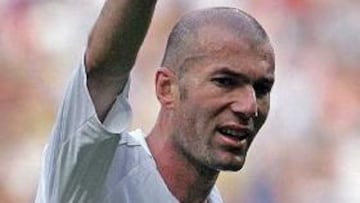 <B>ADIEU, MONSIEUR.</B> Zidane se despidió del Bernabéu después de cinco años deleitando a la afición madridista.