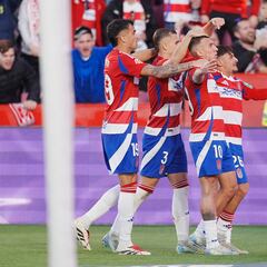 Hat-trick de Uzuni que hunde más al Cartagena