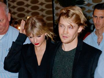 Después de más de un año de terminar su relación, Joe Alwyn finalmente ha hablado sobre su ruptura con Taylor Swift tras seis años juntos.