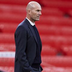 Newcastle contact Zidane to replace Steve Bruce