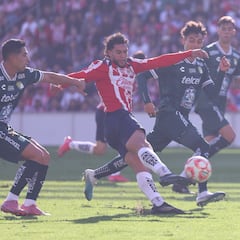 Chivas remonta frente a León en Chicago, previo al Clásico