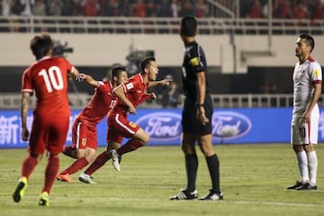 Huang Bowen opens the scoring