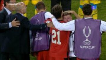 Alberto Moreno llor&oacute; tras el partido, en un claro gesto de despedida del Sevilla.