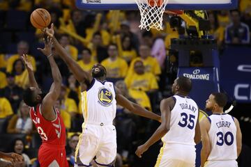 Lucha por la tabla entre Green y Harden. 