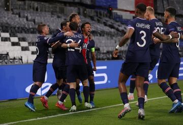 1-0. Marquinhos celebró el primer gol.