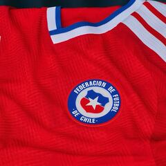 Adidas presenta la nueva camiseta de la selección chilena: “El futuro llegó”