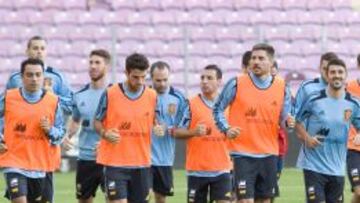 España se entrenó ayer en el estadio del Servette, en Ginebra, con capacidad para 30.000 espectadores, que no se llenará.