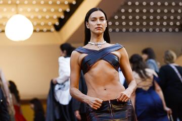 Irina Shayk en la alfombra roja de la 76ª edición del Festival de Cannes.