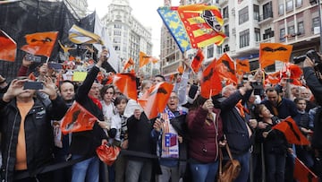 18/03/19 VALENCIA CF
 ACTOS DIA CENTENARIO DEL CLUB
 PLAZA AYUNTAMIENTO
 AFICION  SEGUIDORES 