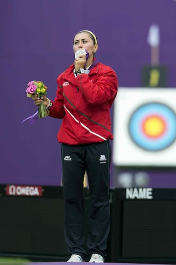 Actualmente, el tiro con arco es un deporte en crecimiento a nivel nacional y en el que muchos mexicanos están buscando destacar a nivel mundial. Gran parte de ese mérito lo tiene Aída Román. En los Juegos Olímpicos de Londres 2012, la mexicana consiguió la medalla de plata en esta disciplina, algo que nunca había ocurrido en esta instancia. Además su compatriota Mariana Avítia, se colocó en el tercer lugar del podio, algo que hizo todavía más vistoso su logro. 