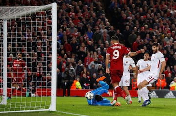 4-0. Roberto Firmino marcó el cuarto gol.