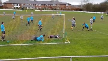 El sueño de cualquier portero: ser imbatible estando K.O.