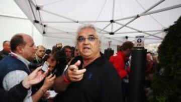 Flavio Briatore en el paddock del GP de Mónaco.
