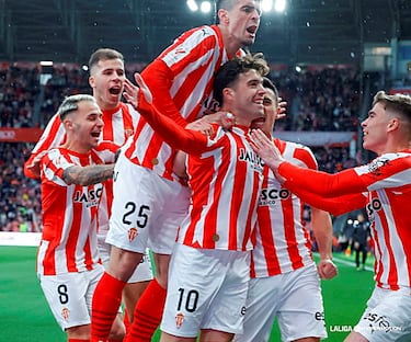 Un golazo decidió el derbi asturiano. El canterano hizo un tanto espectacular en los primeros minutos. Además, su trabajo en el centro del campo cada vez es más importante en el esquema de Ramírez.