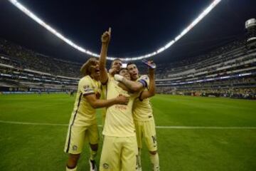 Martínez anotó de penal el gol de la victoria.