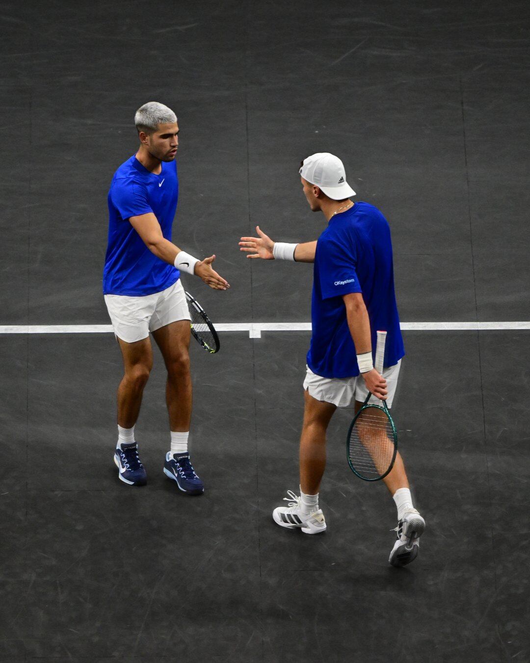 Carlos Alcaraz y Jakub Mensik, juntos en la Laver Cup.