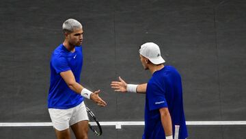 Carlos Alcaraz y Jakub Mensik, juntos en la Laver Cup.