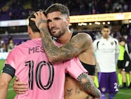 ORLANDO, FLORIDA - MARCH 01: Lionel Messi #10 of Inter Miami CF celebrates with teammate Rodrigo De Paul #7 after winning the MLS match between Orlando City SC and Inter Miami CF at Inter&Co Stadium on March 01, 2026 in Orlando, Florida. Dustin Markland/Getty Images/AFP (Photo by Dustin Markland / GETTY IMAGES NORTH AMERICA / Getty Images via AFP)
