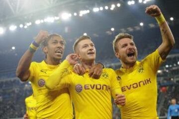 Marco Reus celebra con sus compañeros el 1-1 transitorio. 