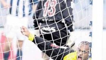 <b>EL GOL NO FUE SUYO. </b>Aunque lo pareció, Ewerthon no marcó el segundo gol, sino Óscar.