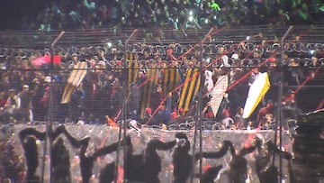 La barra de Newell&#039;s Old Boys muestra siete ata&uacute;des con los colores de Rosario Central en el banderazo previo al Cl&aacute;sico de Rosario.