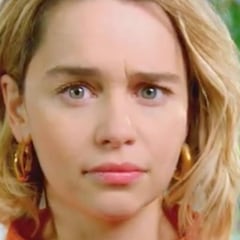 Emilia Clarke saca partido a sus cejas y ahora se comunica con ellas