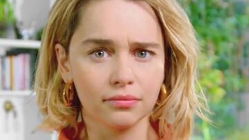 Emilia Clarke saca partido a sus cejas y ahora se comunica con ellas.