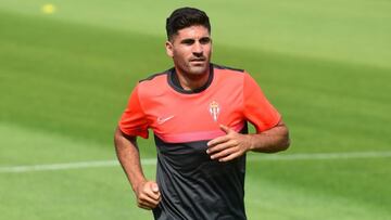 Carmona: "Intento sumar y que el entrenador cuente conmigo"