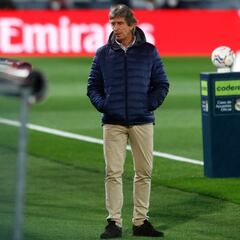 Pellegrini sólo agotó los 5 cambios en 12 encuentros