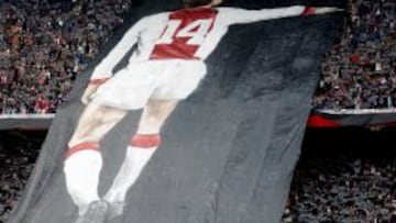El Ajax rinde homenaje a Johan Cruyff en el Amsterdam Arena
