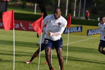 Con jugadores del FPC y Juan Fernando Quintero, Colombia inició su preparación para la triple fecha de Eliminatorias. El equipo de Reinaldo Rueda viajará este sábado a Bolivia.