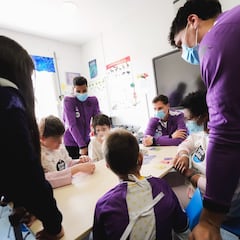 Las camisetas del Pucela convertidas en batas de hospital