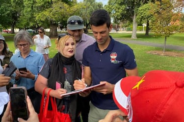 Djokovic y Nadal respiran ya sin mascarilla en Adelaida