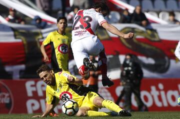 Gabriel Vargas tuvo problemas con la defensa de San Luis.