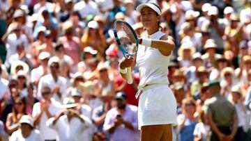 La campeona Muguruza supera los nervios y gana en su debut
