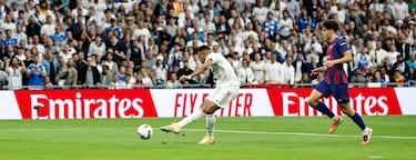 Kylian Mbappé marca el 1-0 al Barcelona. 