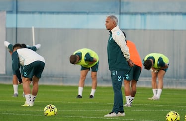 Sergio Pellicer: “¿Qué es mejor? ¿Salir y empezar a reventarlo todo?”