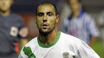 José Vega con la camiseta del Córdoba