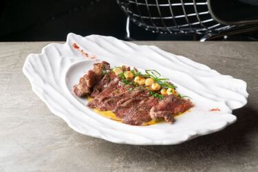 Krápula otorga a la exclusiva calle de Jorge Juan un divertido aire roquero y gamberro