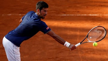 Djokovic recupera y pasa a cuartos de final en Roma