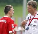 Van Gaal: "Ribéry sabe que en el Madrid las estrellas pueden ser suplentes"