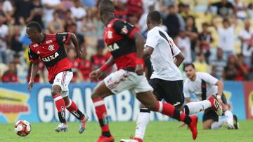 Marlos Moreno, volante colombiano es uno de los m&aacute;s experimentados en el joven ataque del Flamengo 