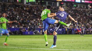 El arquero de LA Galaxy evitó que su equipo cayera ante Seattle Sounders, que se llevó un valioso punto de la casa del Galaxy, en donde Zlatan volvió a hacer un doblete.