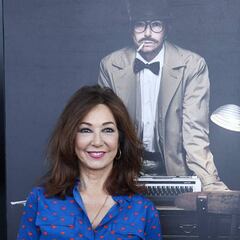 Ana Rosa Quintana y Mireia Belmonte se caracterizan de hombres por la igualdad