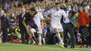 Gareth Bale supera a Bartra en la cabalgada que el gal&eacute;s culmin&oacute; para hacer el gol que dio al Real Madrid la Copa del Rey en el Cl&aacute;sico contra el Barcelona en 2014 en Mestalla.