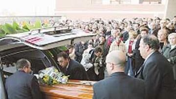 <b>RECONOCIMIENTO. </b>Muchos quisieron despedir a 'El Carni'.